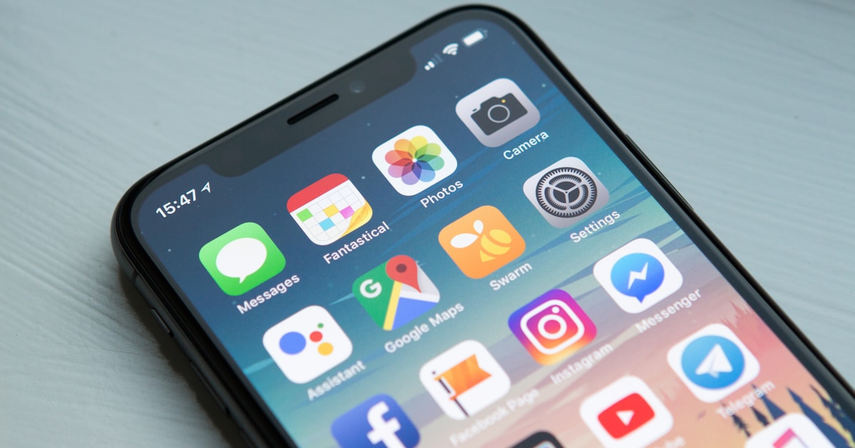 Lovable permite crear aplicaciones completas sin programar usando inteligencia artificial